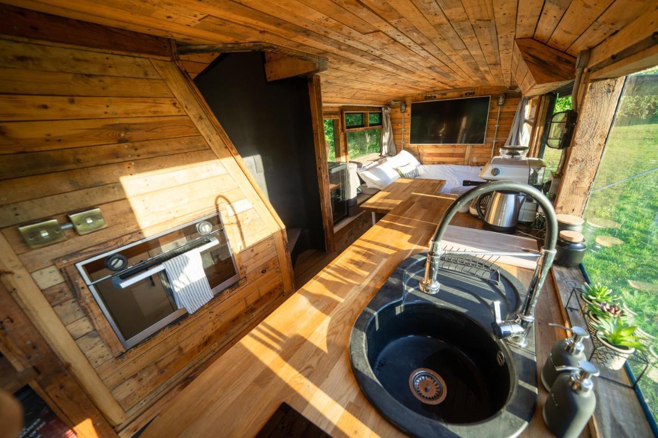 Hotel Delightful 2 Bed Double Decker Bus With Hot Tub Uckfield Exterior foto